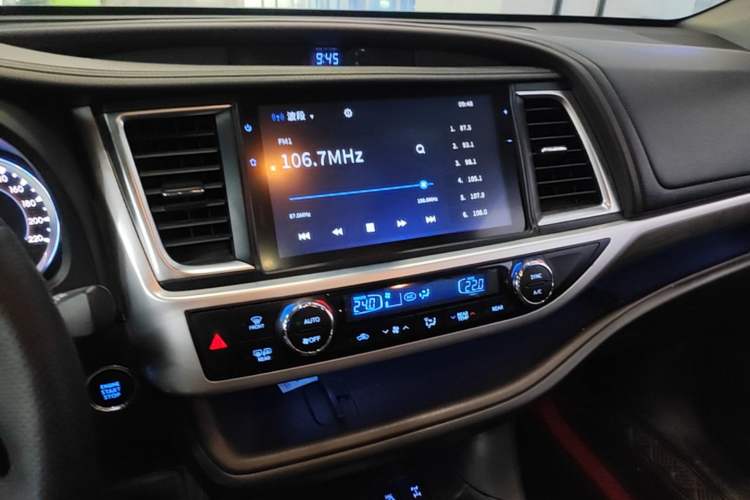 Used Toyota Highlander 2018 2.0T Four-Wheel Drive Supreme Edition 7-Seater China VI Audio And AC Panel