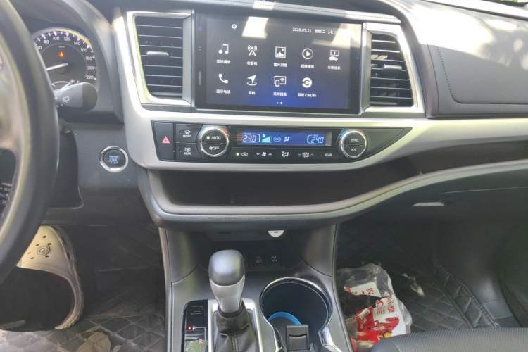 Used Toyota Highlander 2018 2.0T Four-Wheel Drive Prestige Version 7 Seats China VI Standard Audio And AC Panel