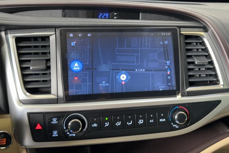 Used Toyota Highlander 2018 2.0T Four-Wheel Drive Elite Edition 7 Seats China V Standard Audio And AC Panel