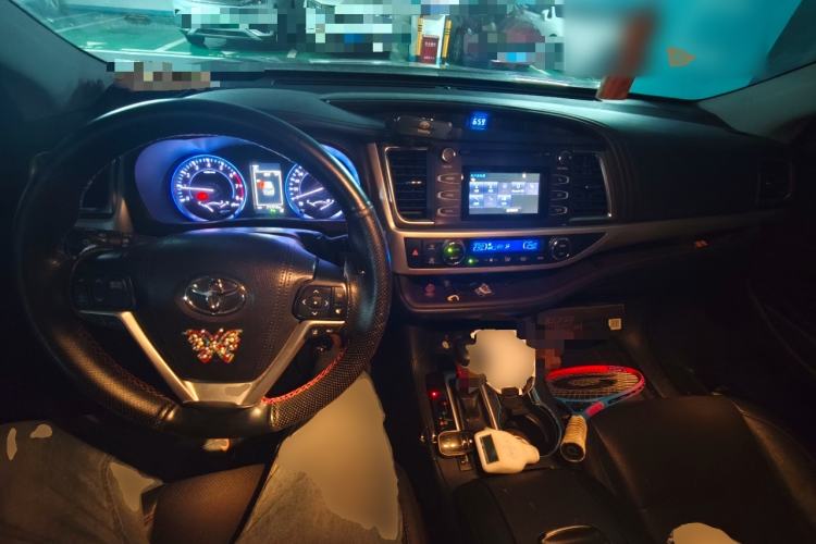 Used Toyota Highlander 2018 2.0T Four-Wheel Drive Luxury Version 7 Seats China VI Standard Center Console