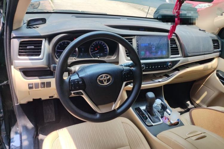 Used Toyota Highlander 2018 2.0T Two-Wheel Drive Elite Edition 7 Seats Emission Standard China V Center Console