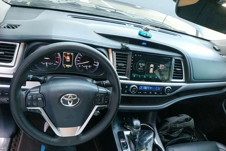 Used Toyota Highlander 2018 2.0T Four-Wheel Drive Luxury Version 7 Seats China VI Standard Center Console