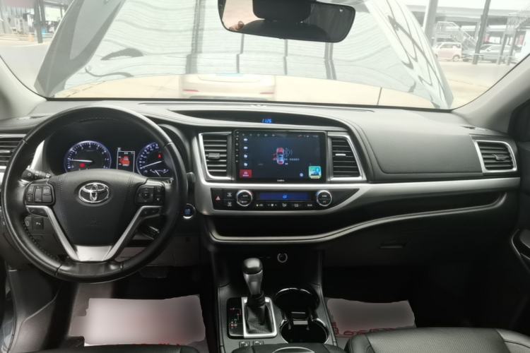 Used Toyota Highlander 2018 2.0T Four-Wheel Drive Luxury Version 7 Seats China VI Standard Center Console