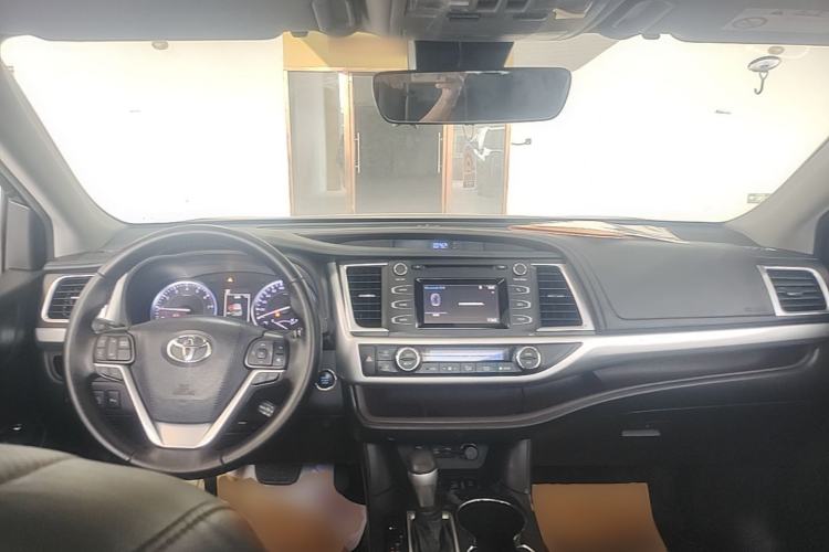 Used Toyota Highlander 2018 2.0T Four-Wheel Drive Luxury Version 7 Seats China VI Standard Center Console
