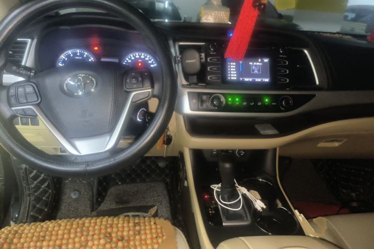Used Toyota Highlander 2018 2.0T Four-Wheel Drive Elite Edition 7 Seats China VI Standard Center Console