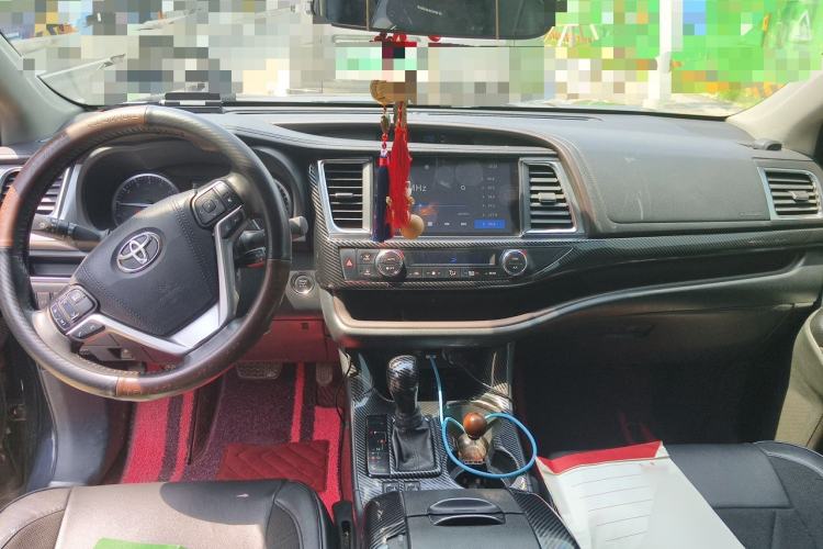 Used Toyota Highlander 2018 2.0T Four-Wheel Drive Prestige Version 7 Seats China V Emission Standard Center Console