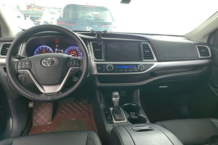 Used Toyota Highlander 2018 2.0T Four-Wheel Drive Prestige Version 7 Seats China VI Standard Center Console