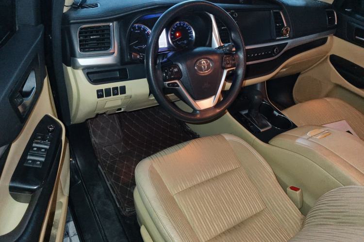 Used Toyota Highlander 2018 2.0T Four-Wheel Drive Elite Edition 7 Seats China V Standard Center Console