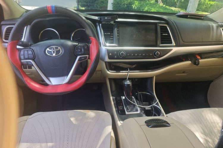 Used Toyota Highlander 2018 2.0T Four-Wheel Drive Elite Edition 7 Seats China VI Standard Center Console