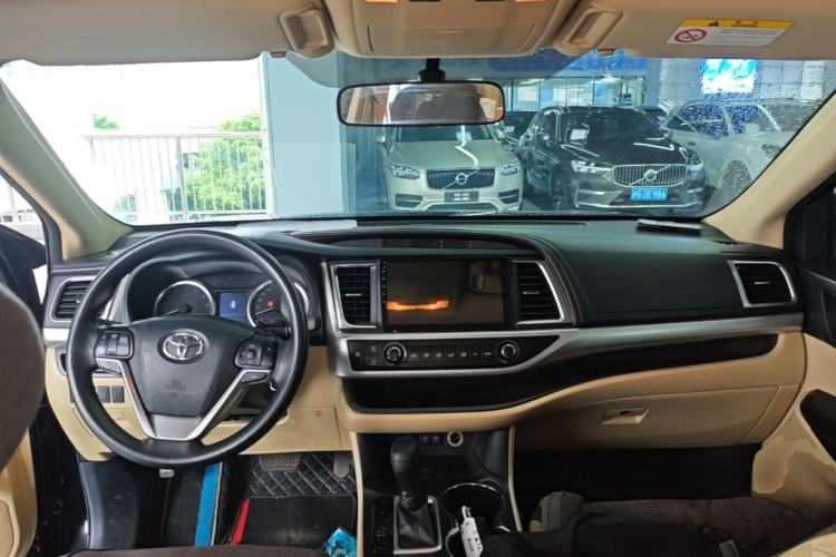 Used Toyota Highlander 2018 2.0T Two-Wheel Drive Elite Edition 5 Seats Emission Standard China V Center Console