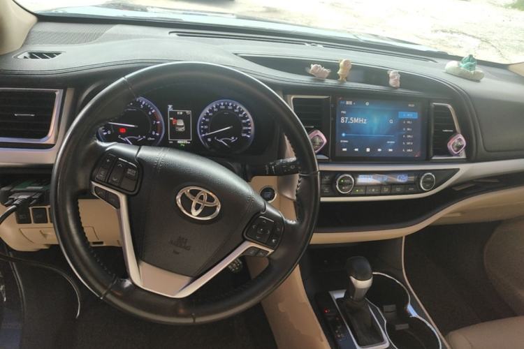 Used Toyota Highlander 2018 2.0T Four-Wheel Drive Prestige Version 7 Seats China VI Standard Center Console