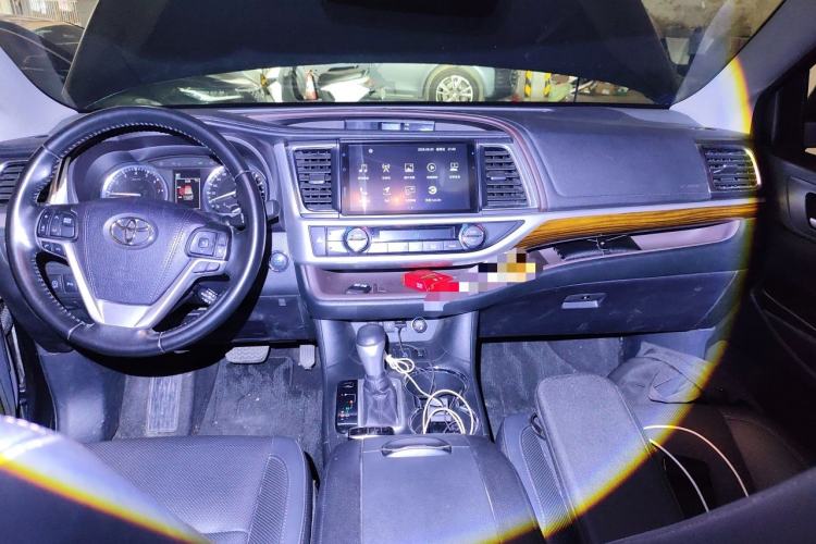 Used Toyota Highlander 2018 2.0T Four-Wheel Drive Prestige Version 7 Seats China VI Standard Center Console