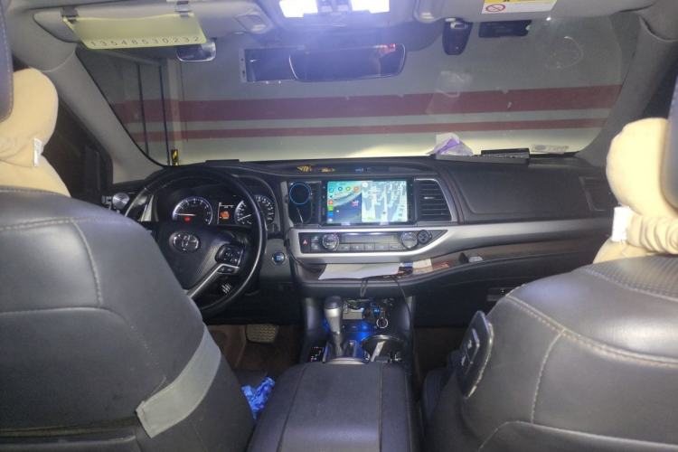 Used Toyota Highlander 2018 2.0T Four-Wheel Drive Prestige Version 7 Seats China VI Standard Center Console