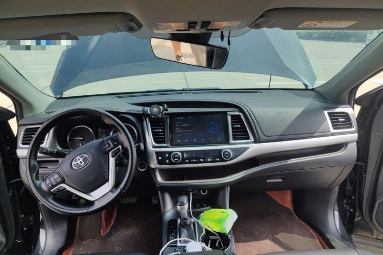 Used Toyota Highlander 2018 2.0T Four-Wheel Drive Prestige Version 7 Seats China VI Standard Center Console