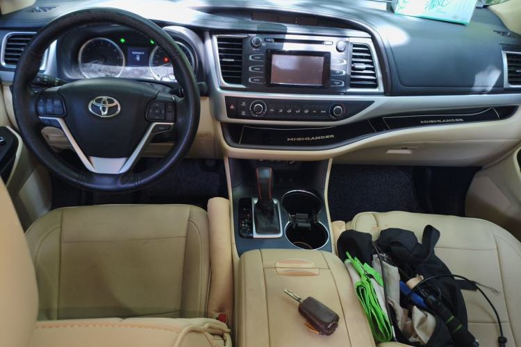 Used Toyota Highlander 2018 2.0T Four-Wheel Drive Elite Edition 7 Seats China V Standard Center Console