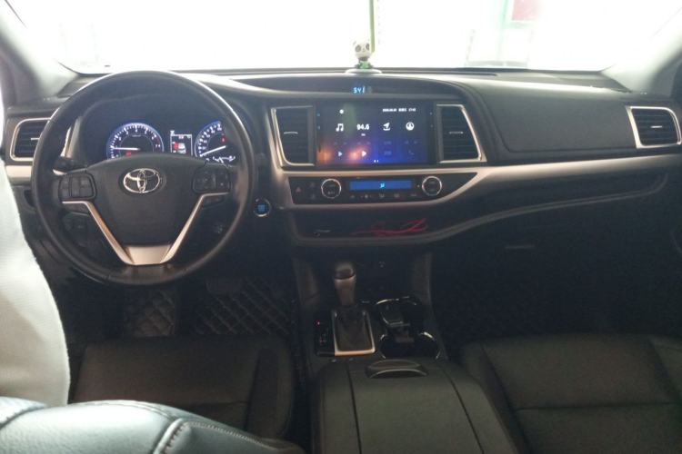 Used Toyota Highlander 2018 2.0T Four-Wheel Drive Prestige Version 7 Seats China VI Standard Center Console