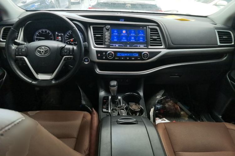Used Toyota Highlander 2018 2.0T Four-Wheel Drive Knight Edition 7 Seats China VI Standard Center Console