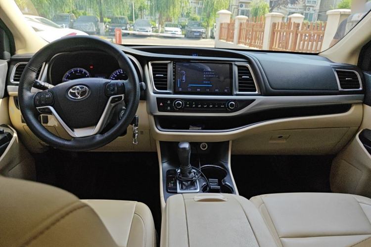 Used Toyota Highlander 2018 2.0T Four-Wheel Drive Elite Edition 7 Seats China V Standard Center Console