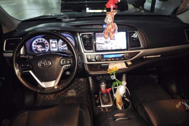 Used Toyota Highlander 2018 2.0T Four-Wheel Drive Prestige Version 7 Seats China VI Standard Center Console