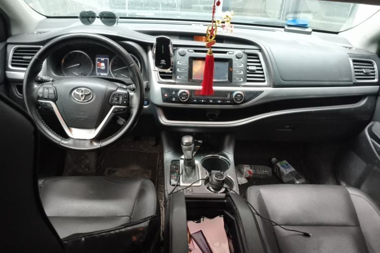 Used Toyota Highlander 2018 2.0T Four-Wheel Drive Knight Edition 7 Seats China VI Standard Center Console