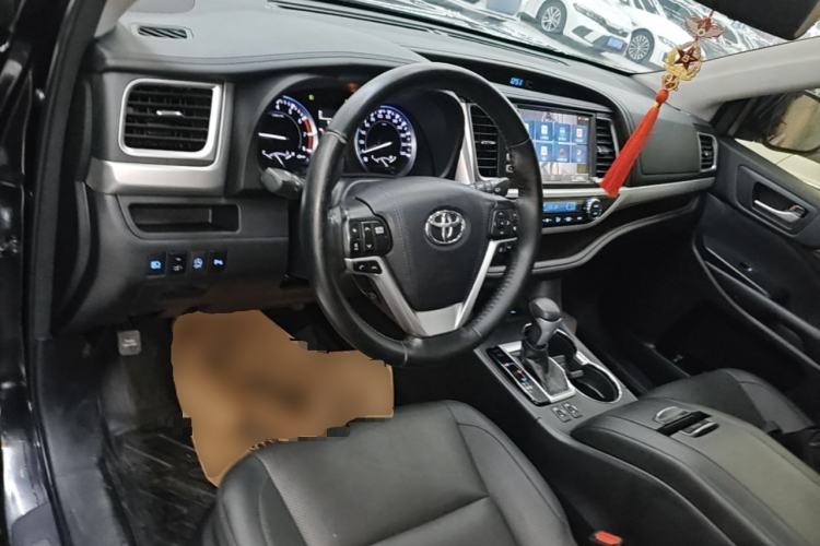 Used Toyota Highlander 2018 2.0T Four-Wheel Drive Luxury Version 7 Seats China VI Standard Center Console