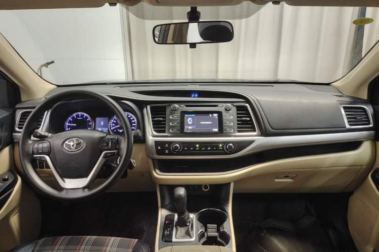 Used Toyota Highlander 2018 2.0T Two-Wheel Drive Elite Edition 5 Seats Emission Standard China V Center Console