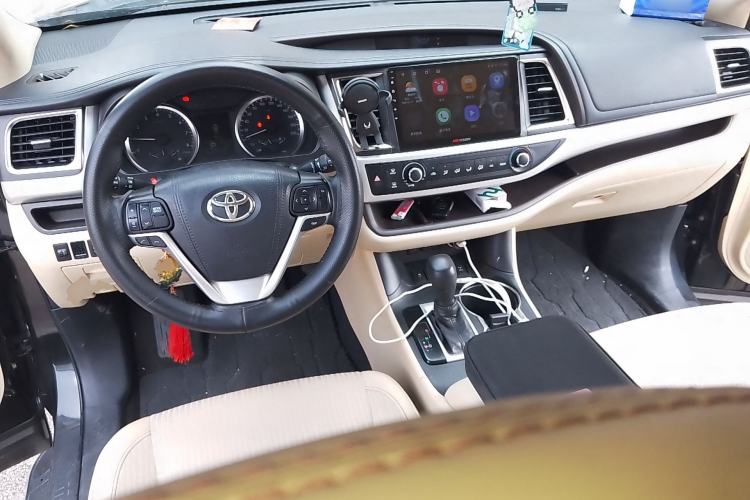 Used Toyota Highlander 2018 2.0T Four-Wheel Drive Elite Edition 7 Seats China V Standard Center Console