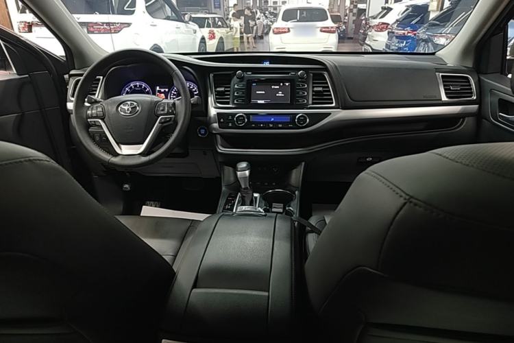 Used Toyota Highlander 2018 2.0T Four-Wheel Drive Luxury Edition 7 Seats China V Emission Standard Center Console