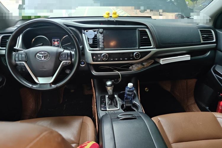 Used Toyota Highlander 2018 2.0T Four-Wheel Drive Knight Edition 7 Seats China VI Standard Center Console
