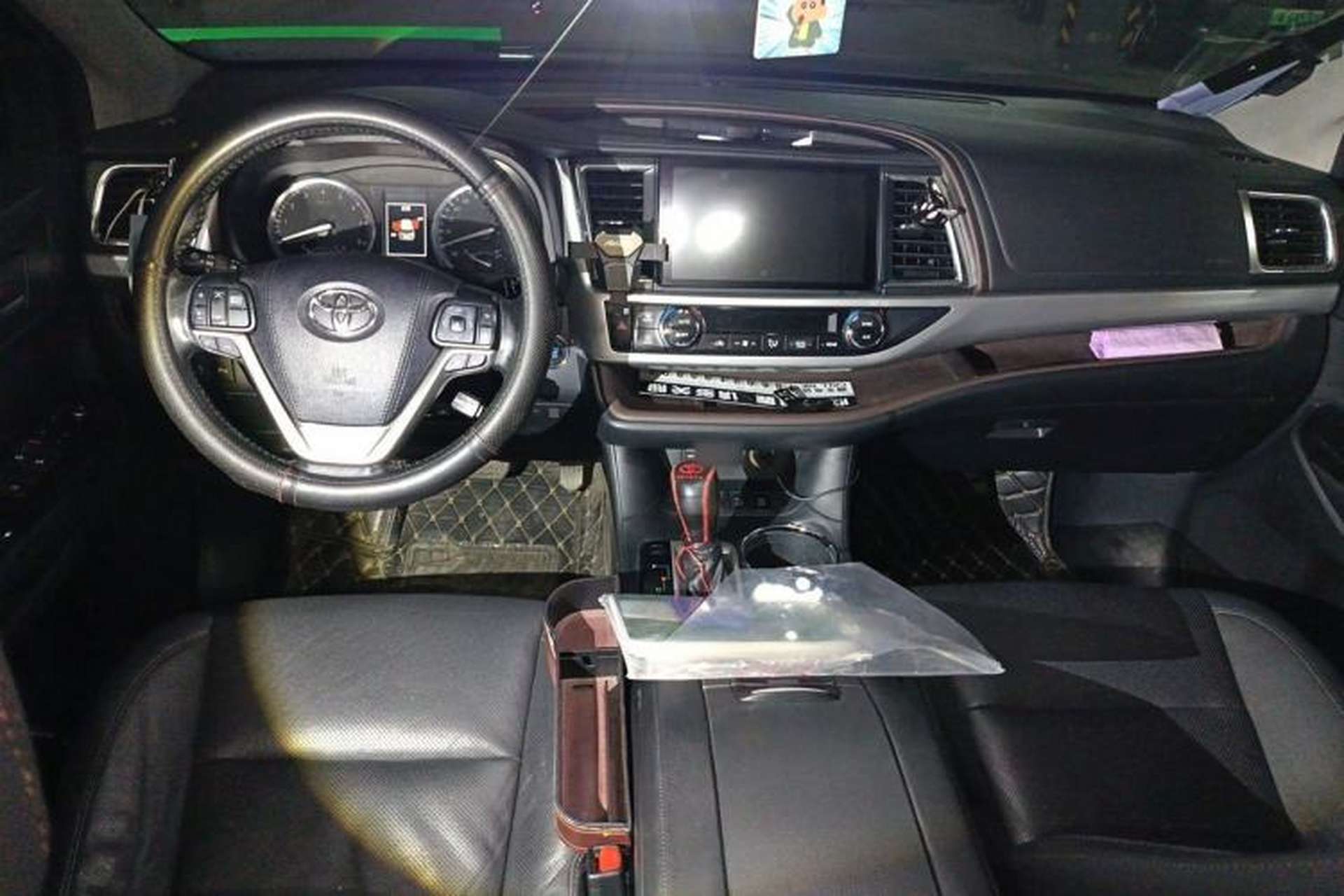 Used Toyota Highlander 2018 2.0T Four-Wheel Drive Prestige Version 7 Seats China VI Standard Center Console
