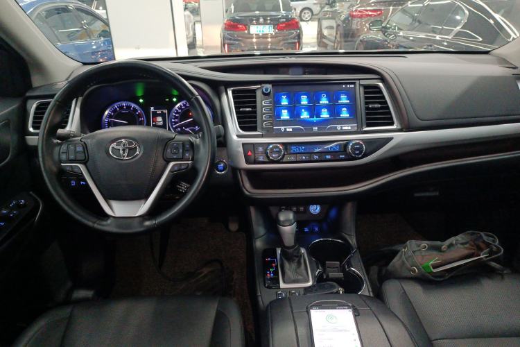 Used Toyota Highlander 2018 2.0T Four-Wheel Drive Luxury Version 7 Seats China VI Standard Center Console