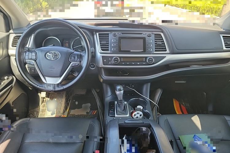Used Toyota Highlander 2018 2.0T Four-Wheel Drive Luxury Version 7 Seats China VI Standard Center Console