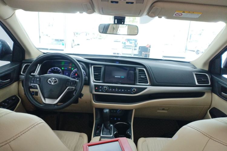Used Toyota Highlander 2018 2.0T Four-Wheel Drive Elite Edition 7 Seats China V Standard Center Console