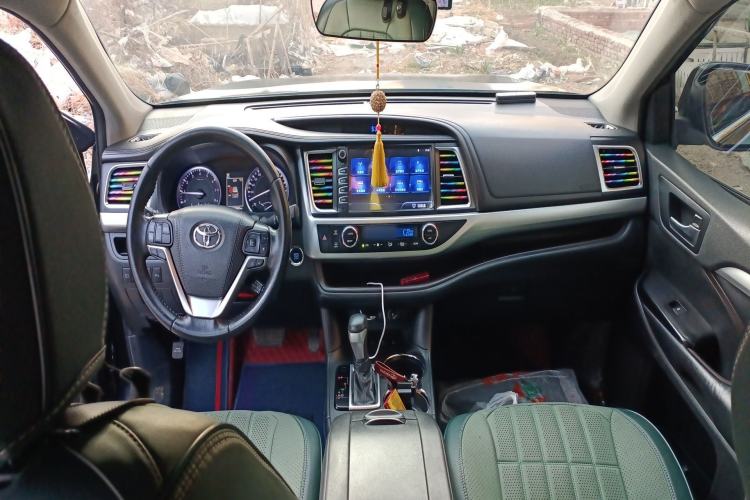 Used Toyota Highlander 2018 2.0T Four-Wheel Drive Luxury Version 7 Seats China VI Standard Center Console