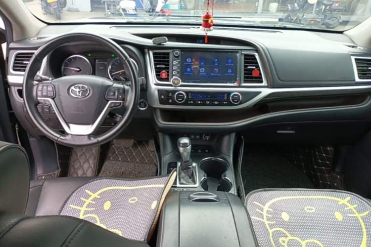 Used Toyota Highlander 2018 2.0T Four-Wheel Drive Luxury Version 7 Seats China VI Standard Center Console