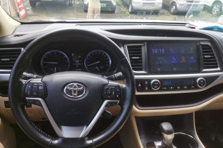 Used Toyota Highlander 2018 2.0T Four-Wheel Drive Luxury Version 7 Seats China VI Standard Center Console