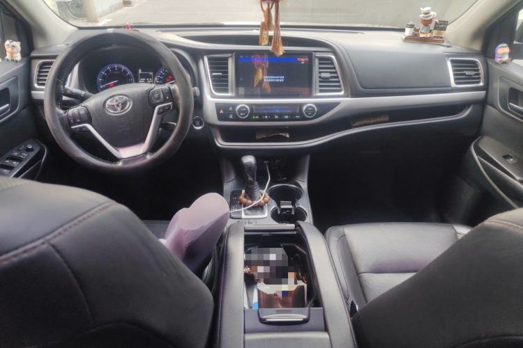 Used Toyota Highlander 2018 2.0T Four-Wheel Drive Luxury Edition 7 Seats China V Emission Standard Center Console