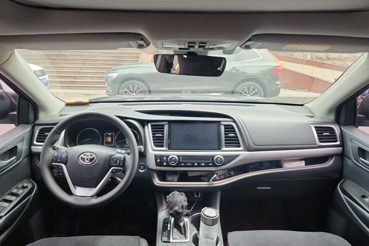Used Toyota Highlander 2018 2.0T Four-Wheel Drive Prestige Version 7 Seats China VI Standard Center Console