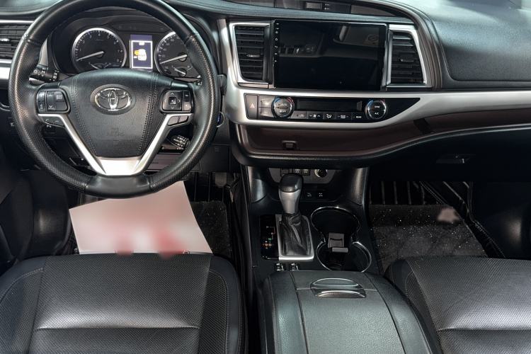 Used Toyota Highlander 2018 2.0T Four-Wheel Drive Luxury Version 7 Seats China VI Standard Center Console