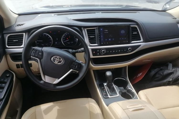 Used Toyota Highlander 2018 2.0T Four-Wheel Drive Elite Edition 7 Seats China VI Standard Center Console
