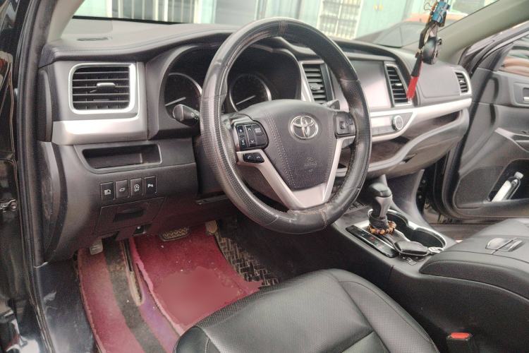 Used Toyota Highlander 2018 2.0T Four-Wheel Drive Prestige Version 7 Seats China VI Standard Center Console