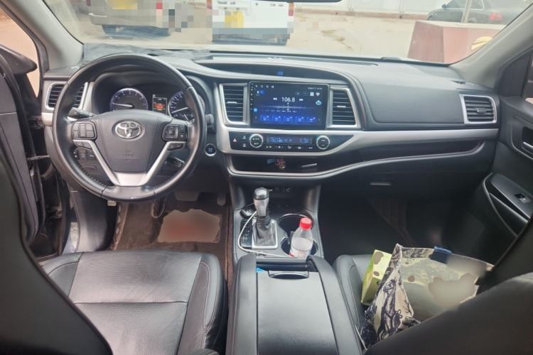Used Toyota Highlander 2018 2.0T Four-Wheel Drive Luxury Version 7 Seats China VI Standard Center Console