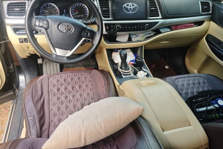 Used Toyota Highlander 2018 2.0T Four-Wheel Drive Elite Edition 7 Seats China V Standard Center Console