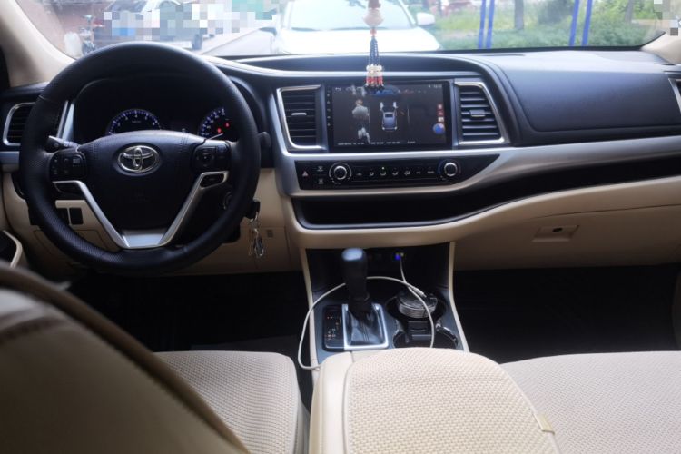 Used Toyota Highlander 2018 2.0T Four-Wheel Drive Elite Edition 7 Seats China V Standard Center Console