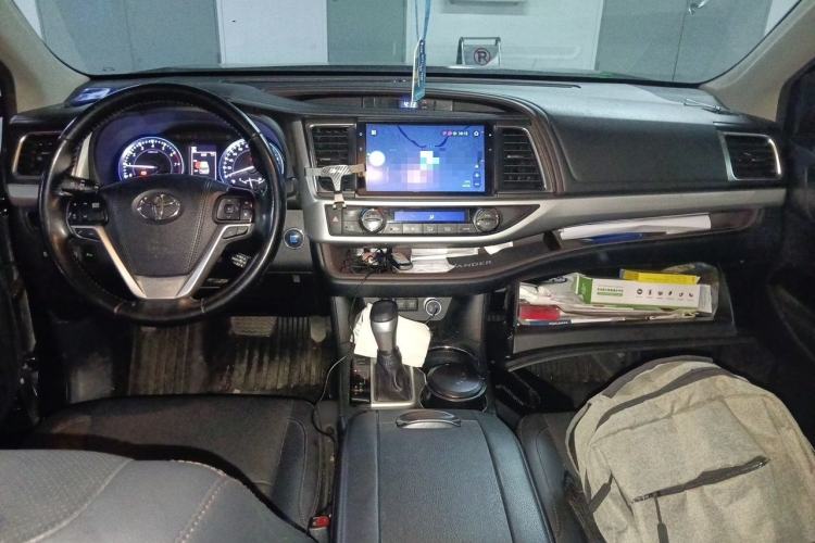 Used Toyota Highlander 2018 2.0T Four-Wheel Drive Prestige Version 7 Seats China V Emission Standard Center Console