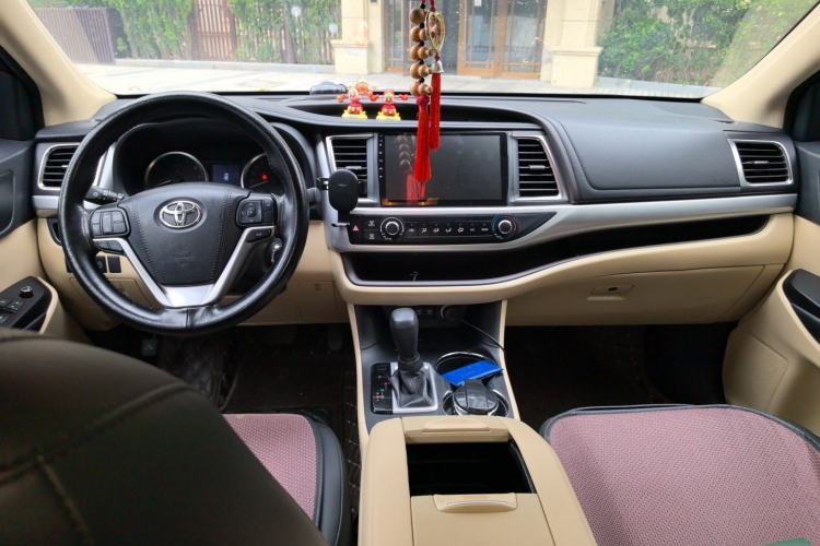 Used Toyota Highlander 2018 2.0T Two-Wheel Drive Elite Edition 5 Seats Emission Standard China V Center Console