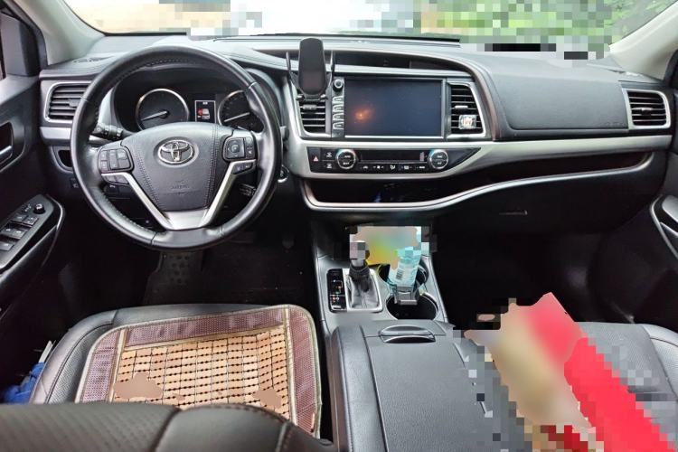 Used Toyota Highlander 2018 2.0T Four-Wheel Drive Luxury Version 7 Seats China VI Standard Center Console