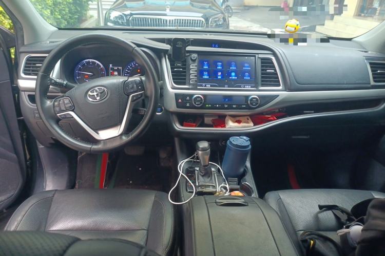 Used Toyota Highlander 2018 2.0T Four-Wheel Drive Luxury Version 7 Seats China VI Standard Center Console