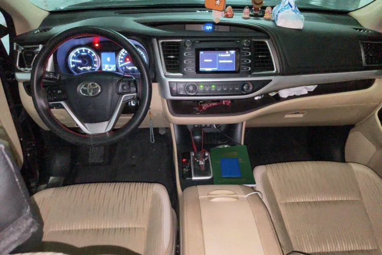 Used Toyota Highlander 2018 2.0T Two-Wheel Drive Elite Edition 5 Seats Emission Standard China V Center Console
