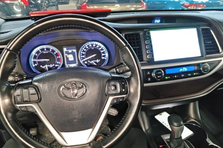 Used Toyota Highlander 2018 2.0T Four-Wheel Drive Luxury Version 7 Seats China VI Standard Center Console